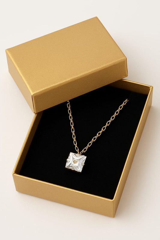Elegant Gold Chain Necklace with Princess-Cut Crystal Pendant